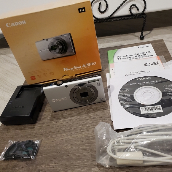NEW Open Box Canon PowerShot A2300 Silver Digital Camera - Picture 1 of 11